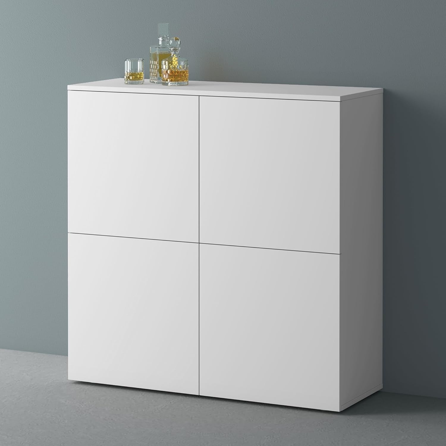 Buffet compact en finition blanc mat avec espaces de rangement pour salon ou entree